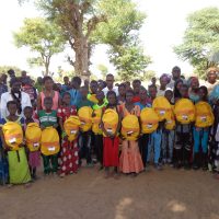 Distribution de kits scolaires offerts par la Fondation Kéba Mbaye aux meilleurs élèves Ndeck